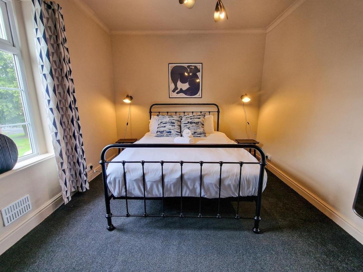 Holiday home 2 Bed Near Centre By Superhost